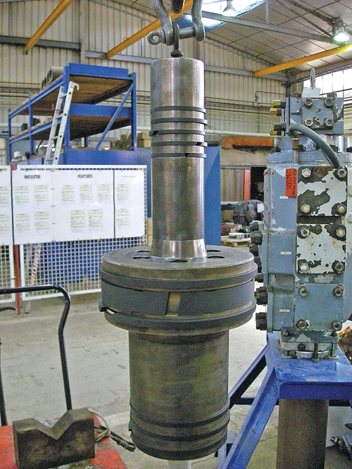 HCl compressor tandem piston